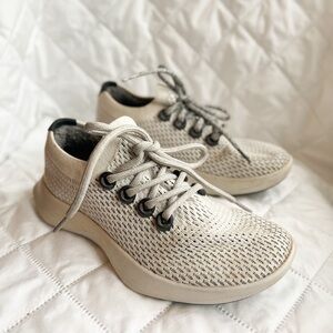 ALLBIRDS Women’s Treebirds in Wheat Sneakers Size 6